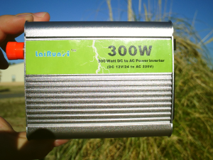 Label of the One-Hung-Low brand 300 W inverter