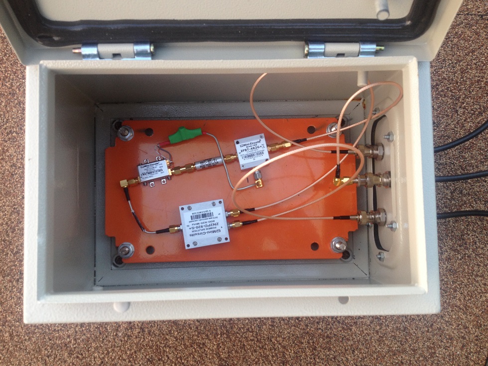 Inside the 850 MHz combiner / preamp / filter box