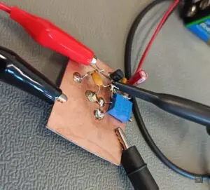 JFET-based infinite impedance detector for AM demodulation using a BF256B