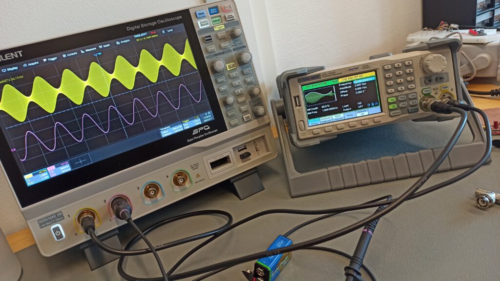 Testing the infinite impedance AM-detector: 10.7 MHz AM signal with 80 % modulation depth at 1.5 kHz.