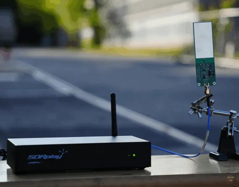 SDRPlay nRSP-ST (left) and a Mini-Whip HF antenna (right)