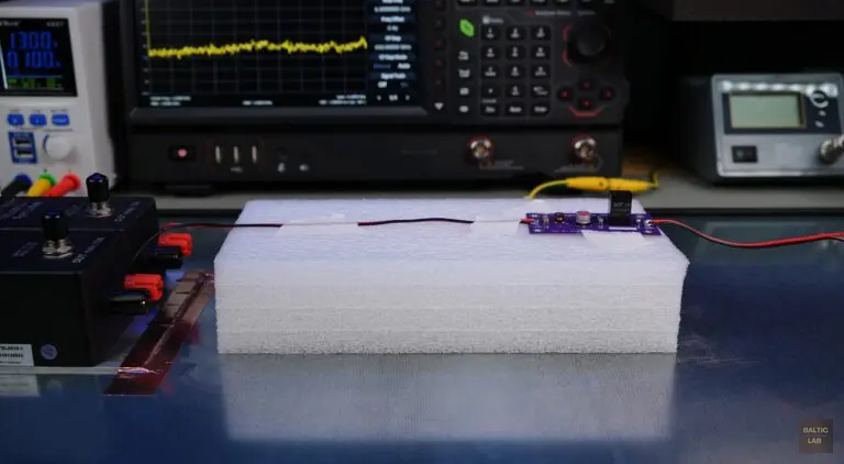 Supply lines and DUT mounted on a low-permittivity support